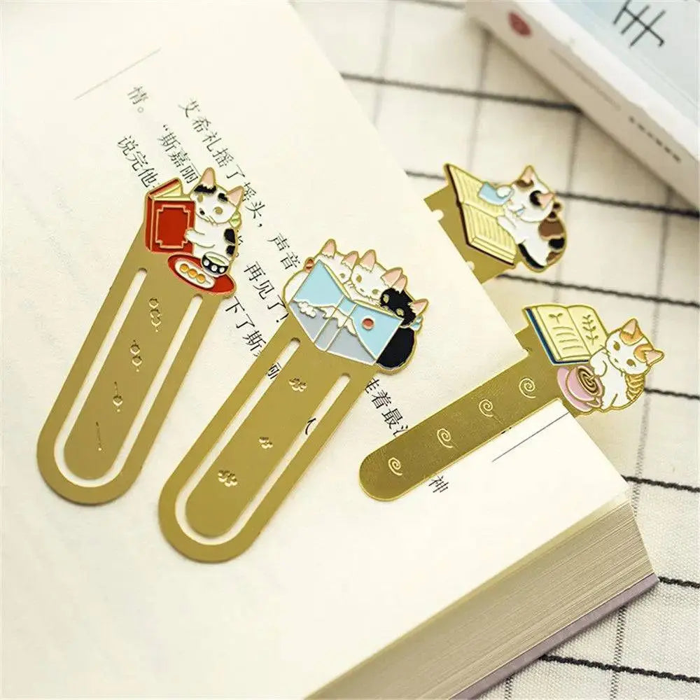 Marque page chat mignon Coussin Lecture