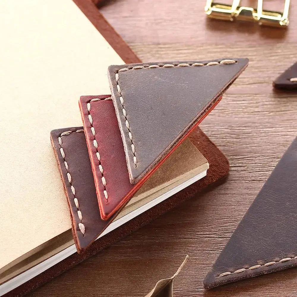 Marque page coin en cuir Coussin Lecture